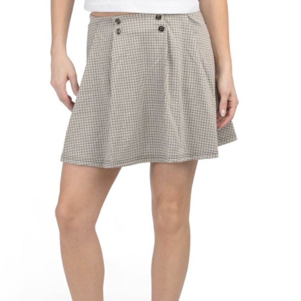 NWT MAZE COLLECTION Pleated Double-Knit Front Button Accents Detail Skort Size M